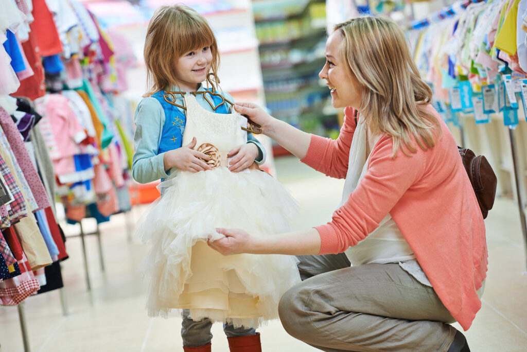 Dressing enfant : quelles pièces shopper pendant les soldes